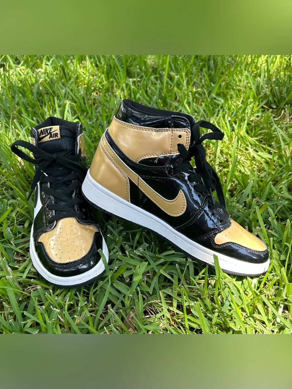 Air Jordan 1 Retro High 'Gold Toe'